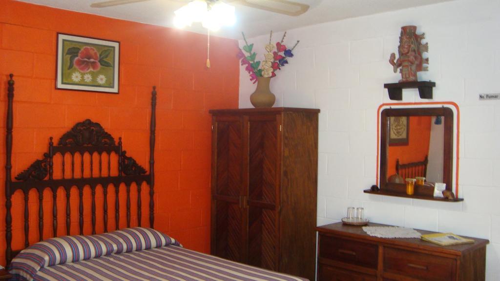 Hotel Quinta Erika Coyuca de Benitez Zimmer foto